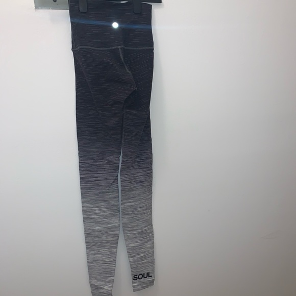 Lulu lemon x soul cycle leggings - Picture 2 of 7